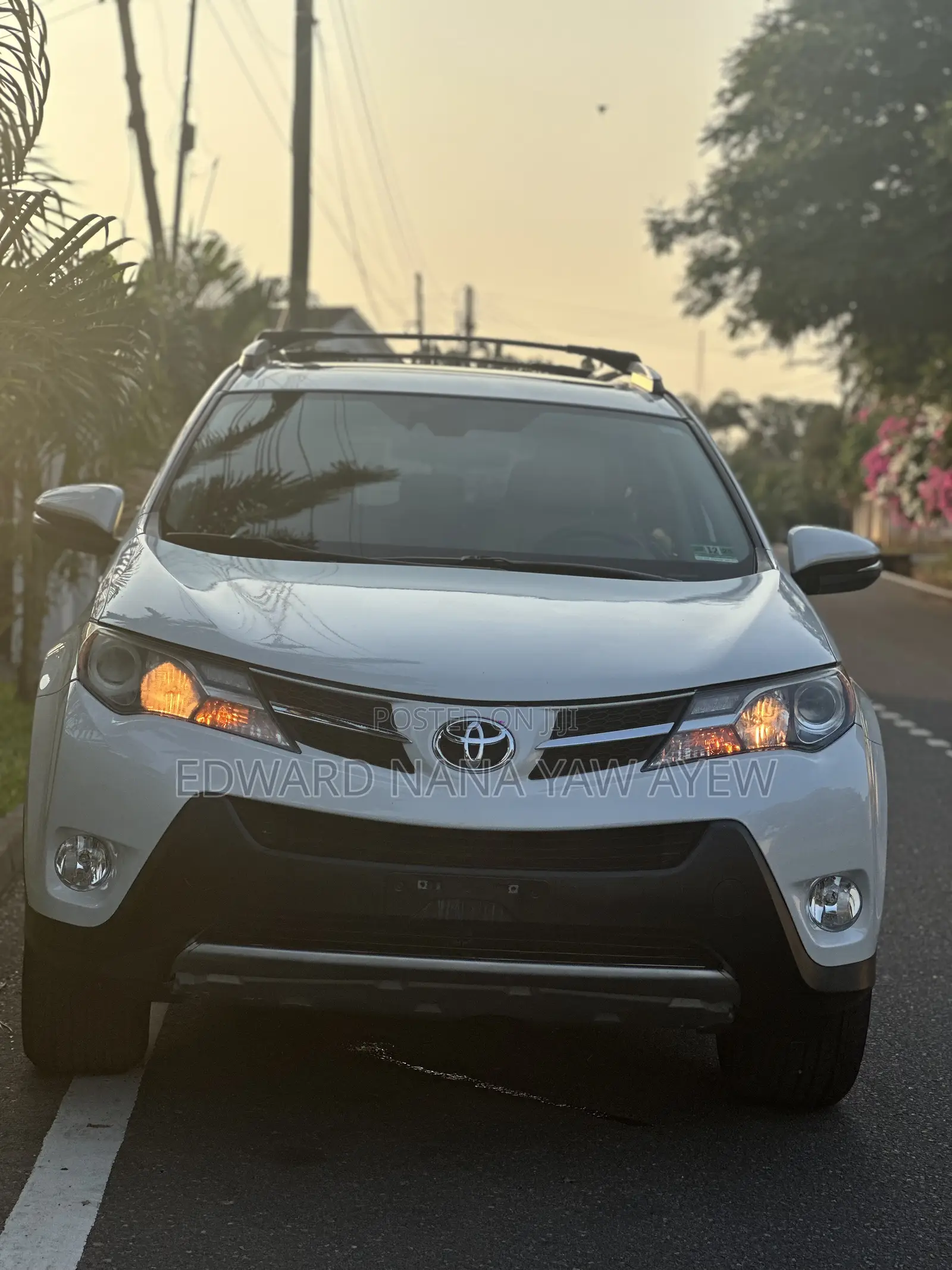 Toyota RAV4 Limited 4dr SUV AWD (2.5L 4cyl 6A) 2015 White
