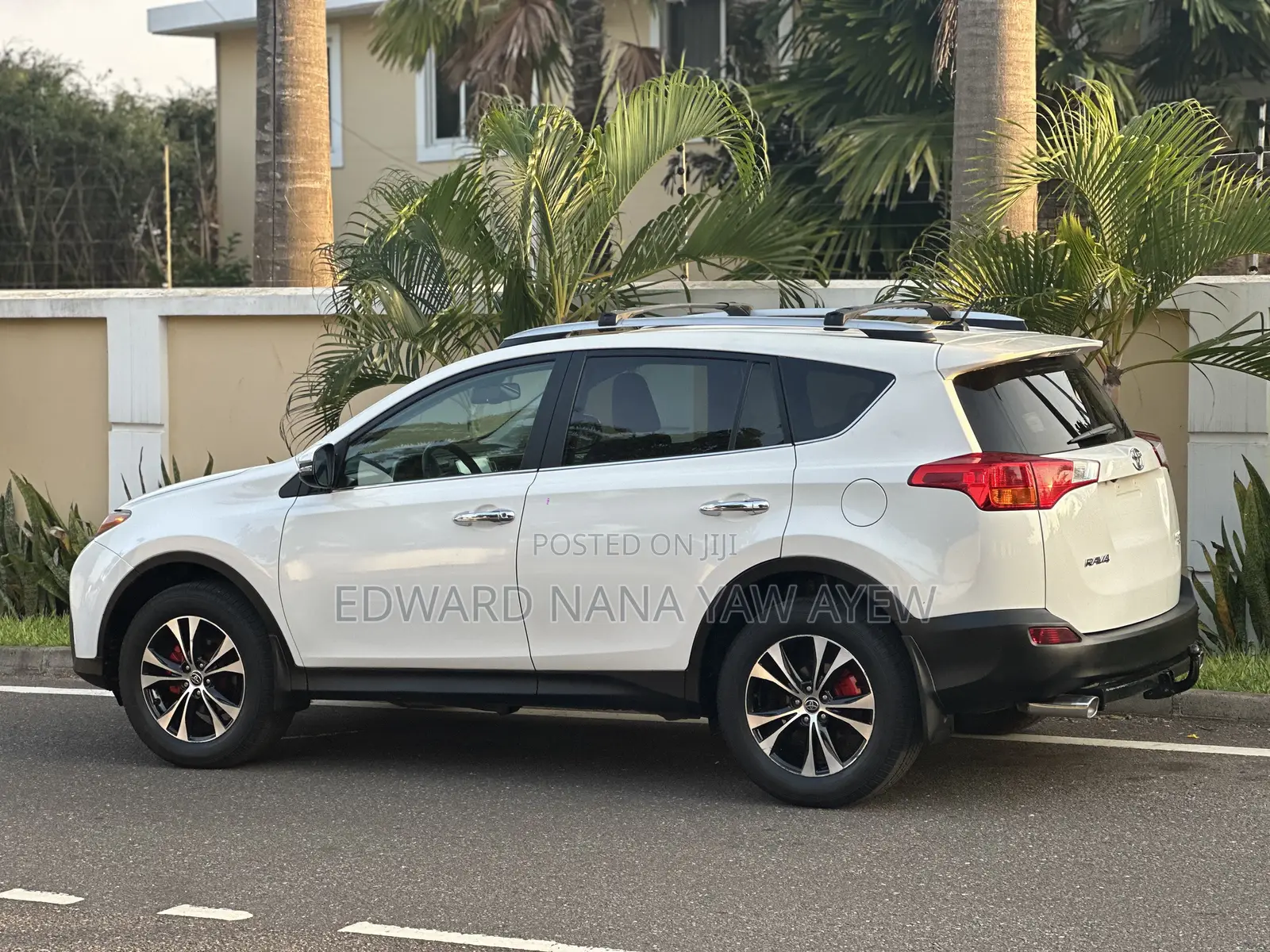 Toyota RAV4 Limited 4dr SUV AWD (2.5L 4cyl 6A) 2015 White