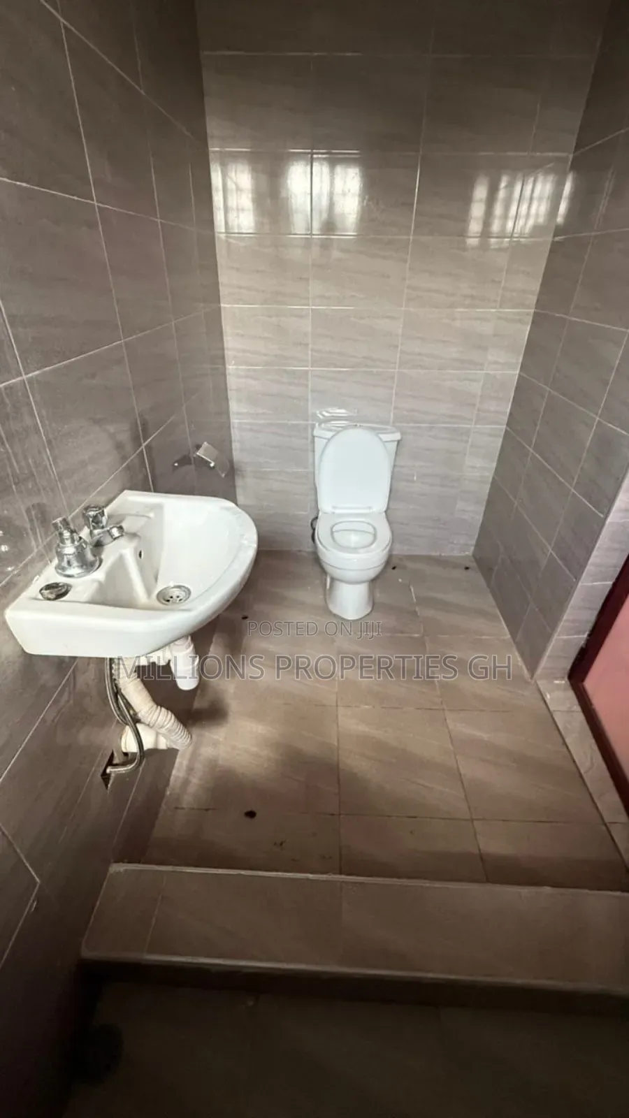 Furnished 20bdrm House in Millions Properties, Kumasi Metropolitan
