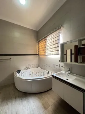 5bdrm House in Dki Properties, Community 25 for sale