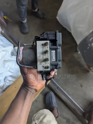 Toyota Camry 2007,2008,2009,2010,2011 Abs Motor/ Abs Module