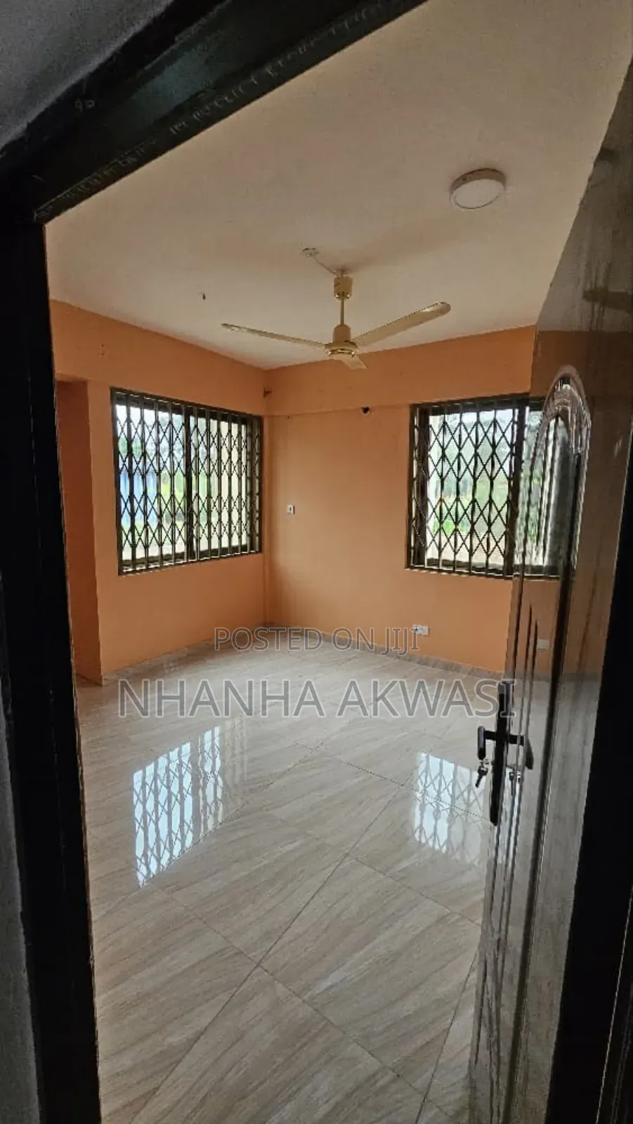 2bdrm Apartment in Sakumono, Tema Metropolitan for rent