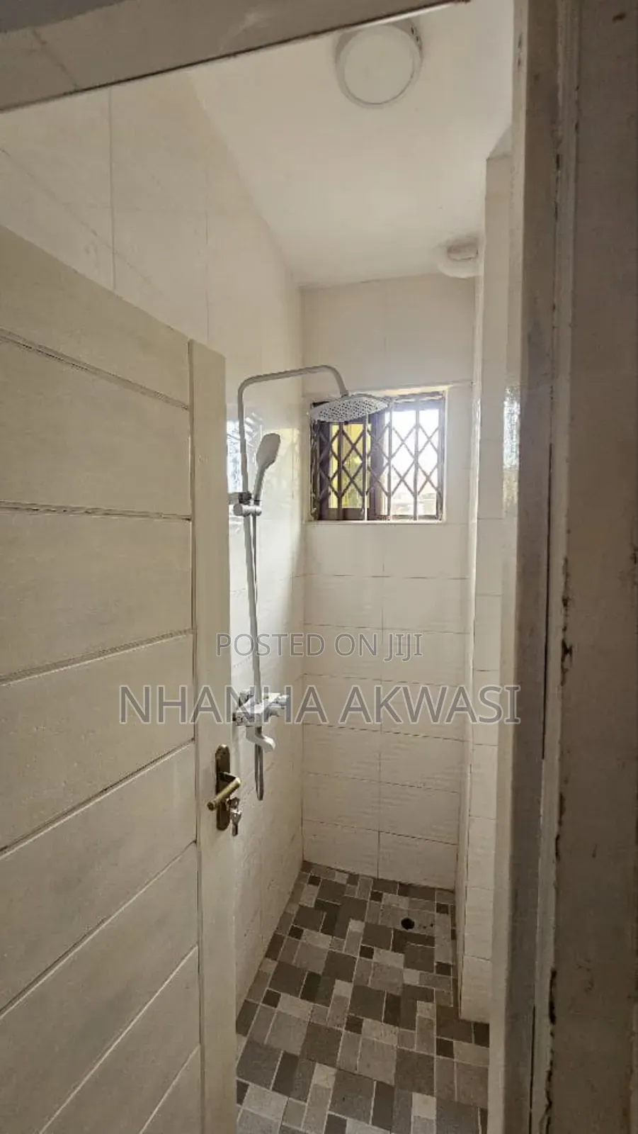 2bdrm Apartment in Sakumono, Tema Metropolitan for rent