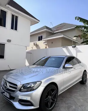 Mercedes-Benz C300 Base AWD 4Matic Sedan (2.0L 4cyl 7A) 2015 Silver