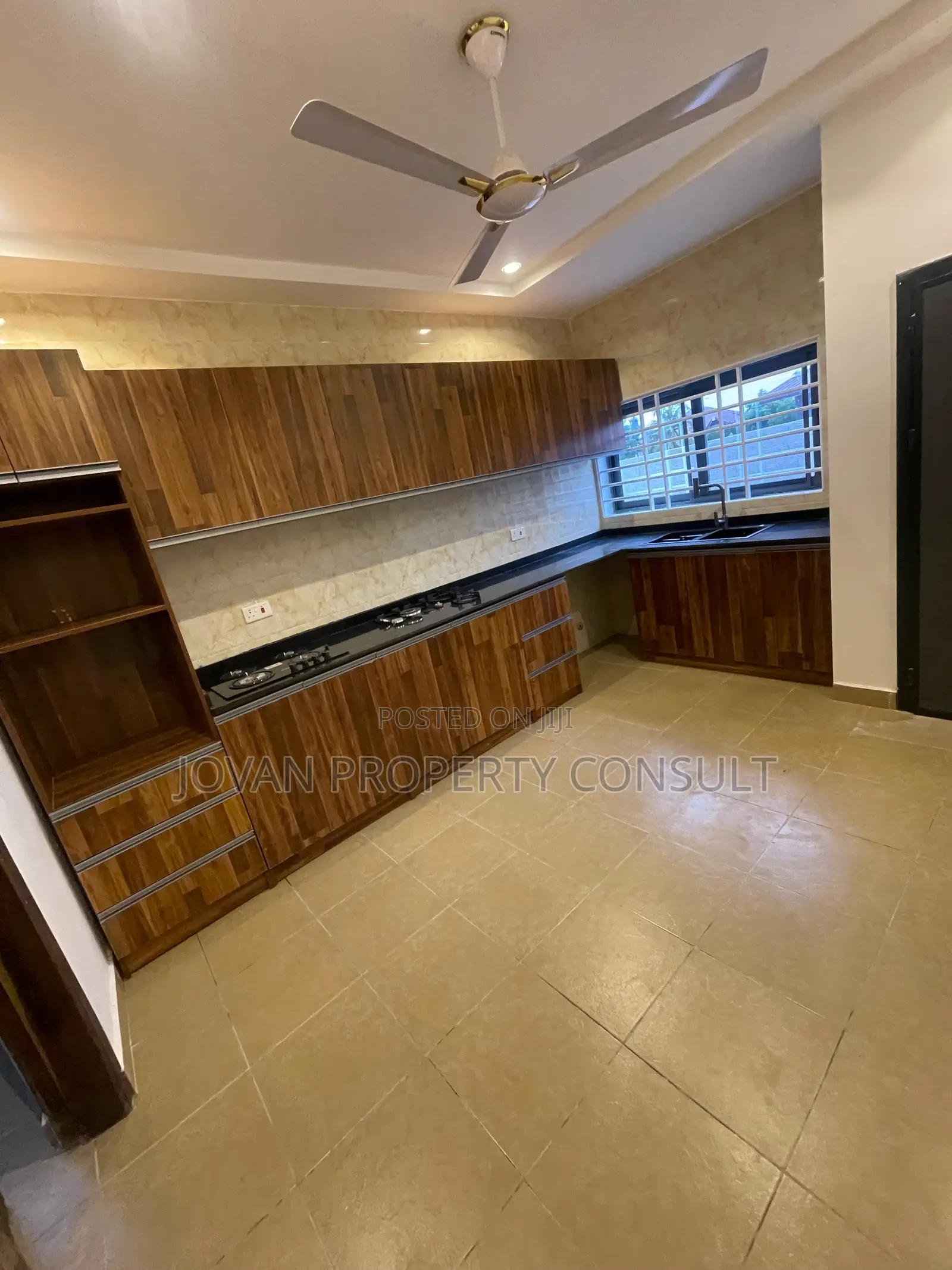 3bdrm House in Ablekuma Odumasi, Ga West Municipal for sale