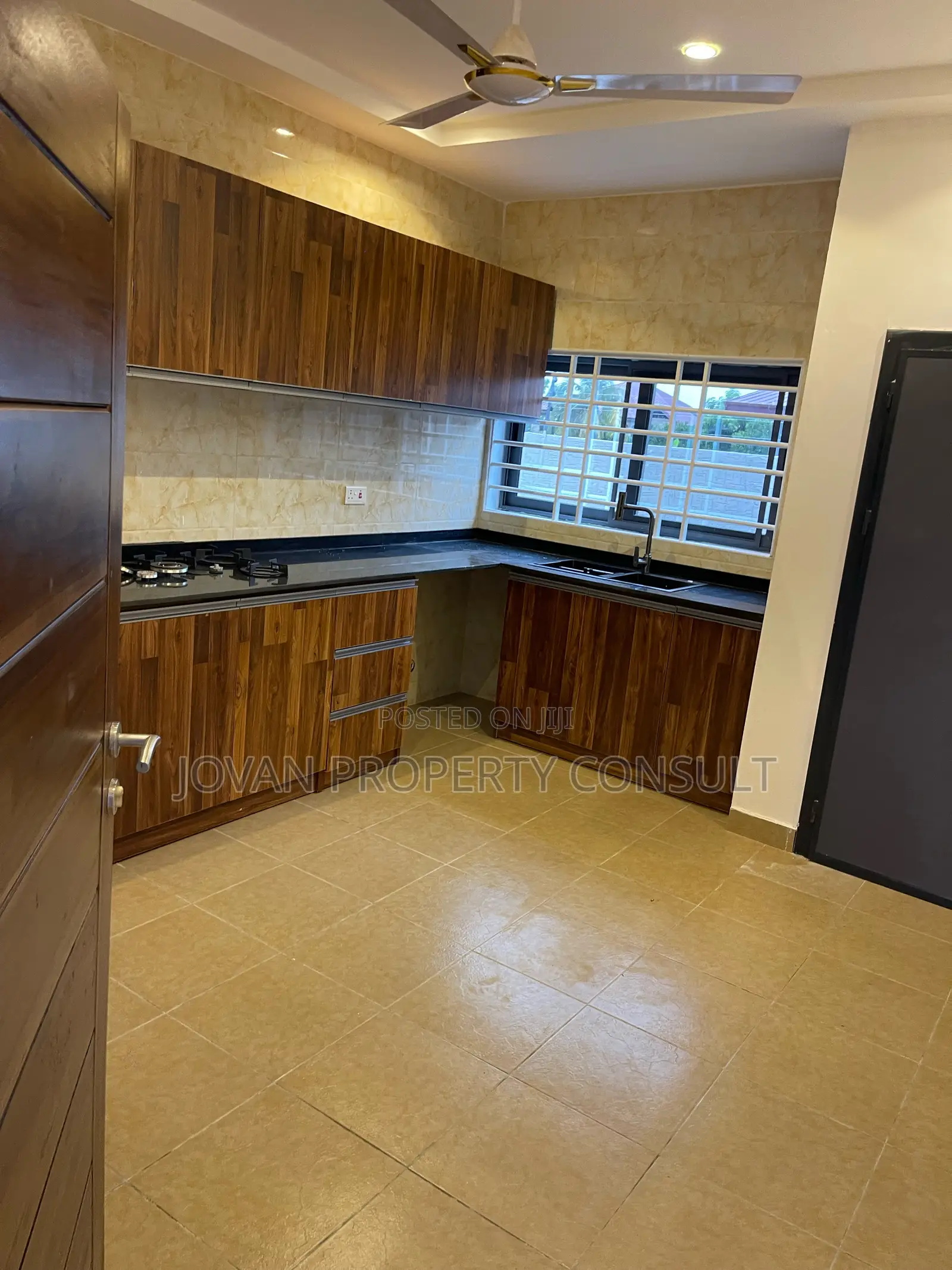 3bdrm House in Ablekuma Odumasi, Ga West Municipal for sale