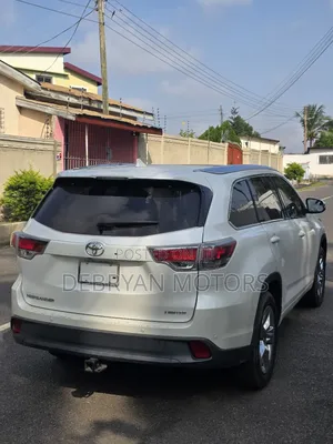 Toyota Highlander Limited Platinum 4dr SUV AWD (3.5L 6cyl 6A) 2015