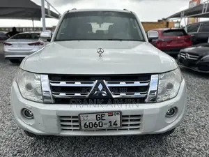 Mitsubishi Pajero 2014 White