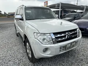 Mitsubishi Pajero 2014 White