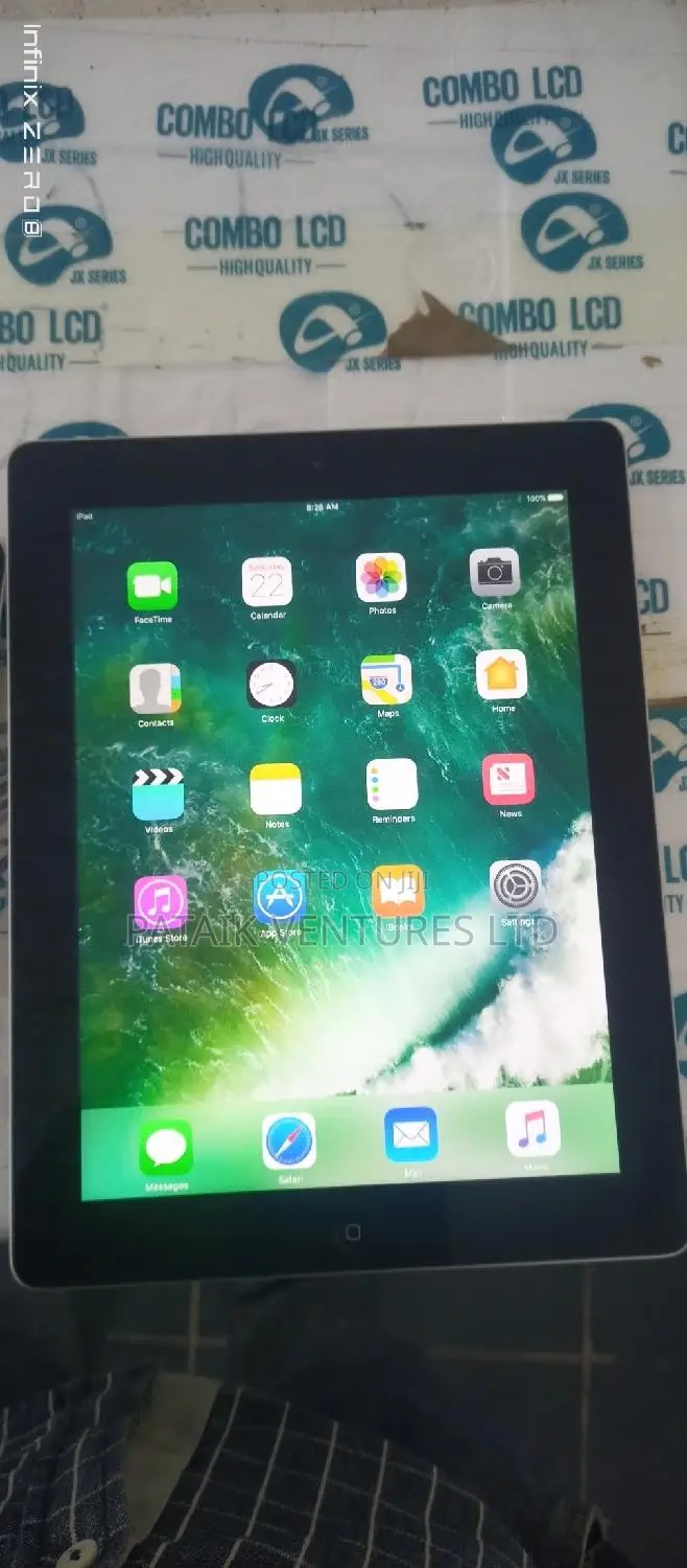 Apple iPad 3 Wi-Fi 16 GB Black