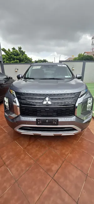 Mitsubishi Outlander SE 2024 Silver