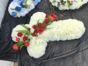 Classic and Beautiful Funeral Wreath for Sale