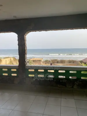 6bdrm House in Teshie-Nungua Estates for sale