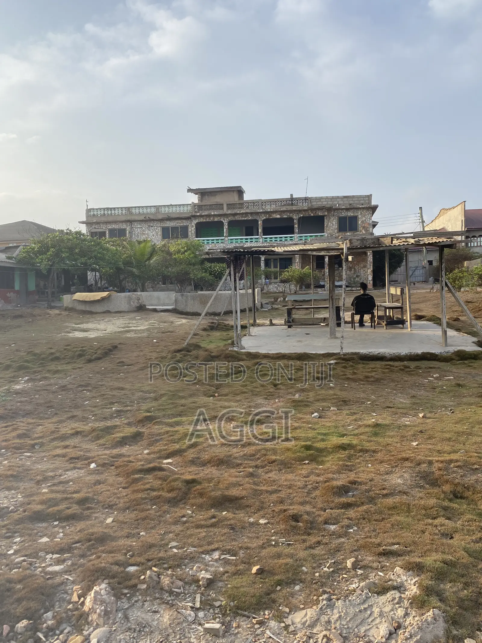 6bdrm House in Teshie-Nungua Estates for sale