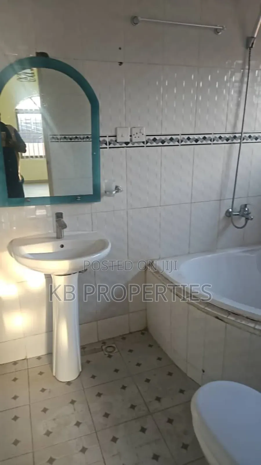 3bdrm House in Kb Properties, Spintex for rent