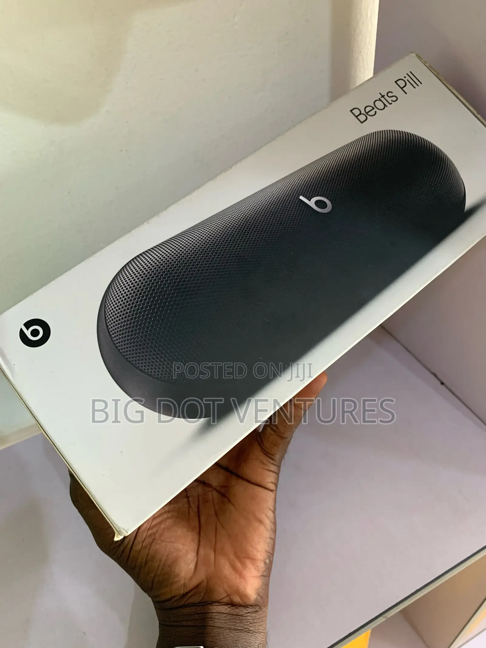 Original Beats Pill Bluetooth Speaker ( Beat by Dre )