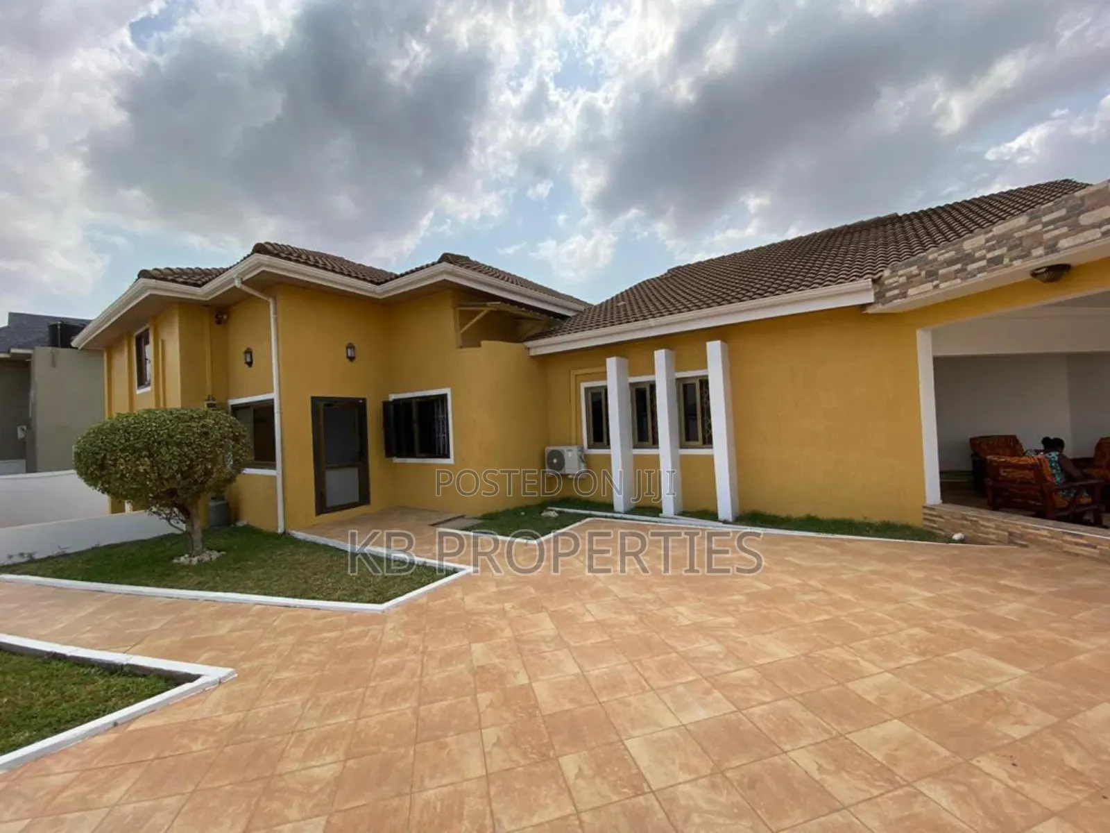 6bdrm Mansion in Kb Properties, Airport Residential Area for sale