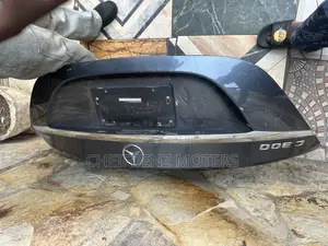 Mercedes Benz C300 2016-2019 Boot With Camera Available
