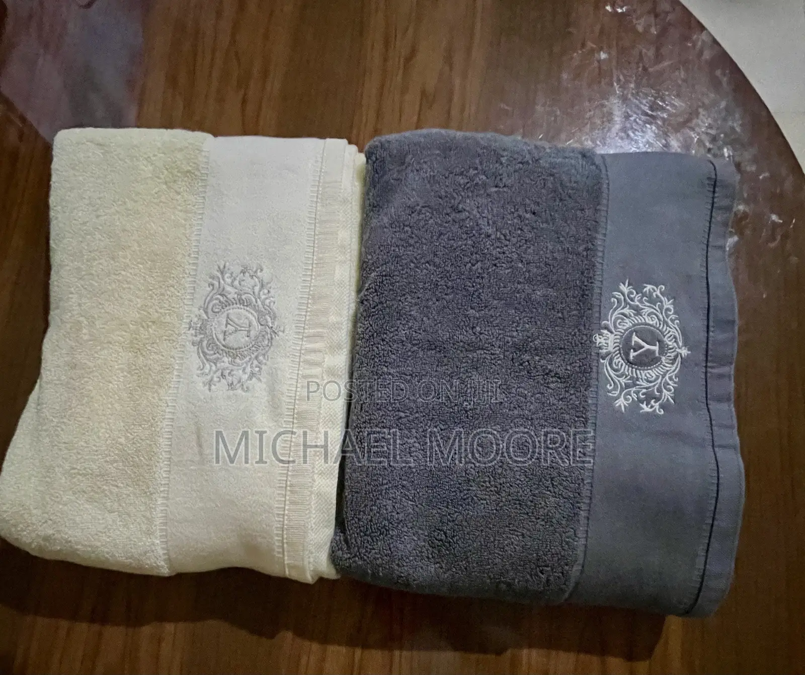 Quality Large Towels (White Colored)