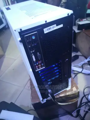 New MSI Gaming 24 6QE 16GB Intel Core I7 SSHD (Hybrid) 1.5T