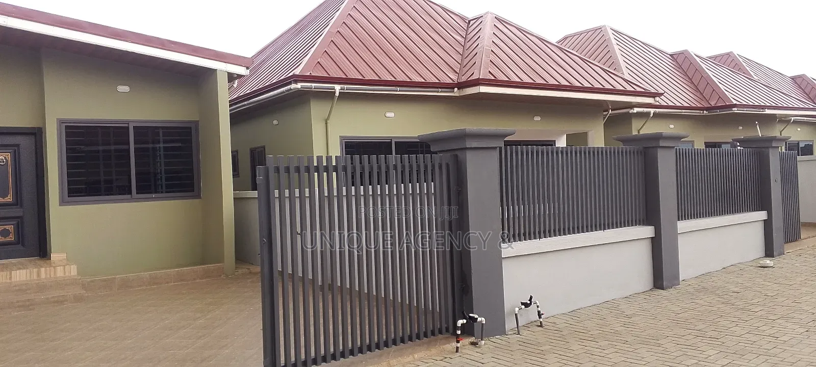 3bdrm Bungalow in Community 25 for sale