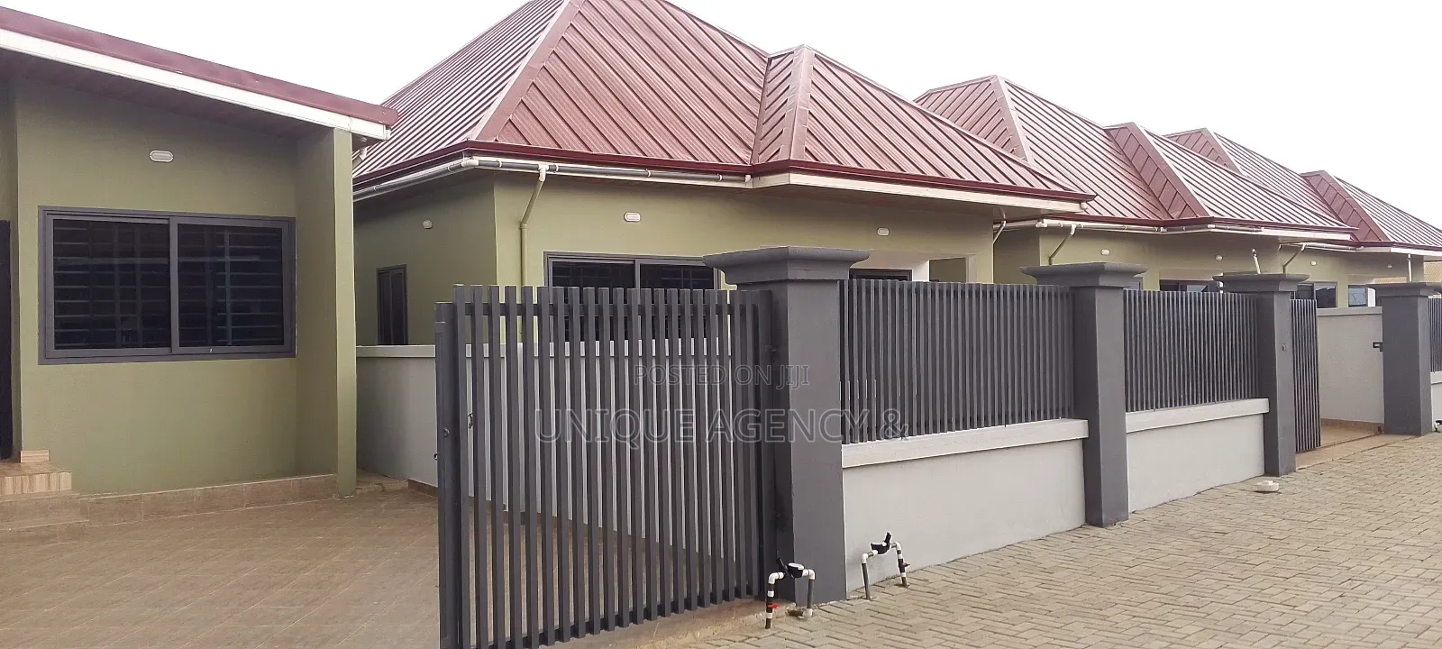 3bdrm Bungalow in Community 25 for sale