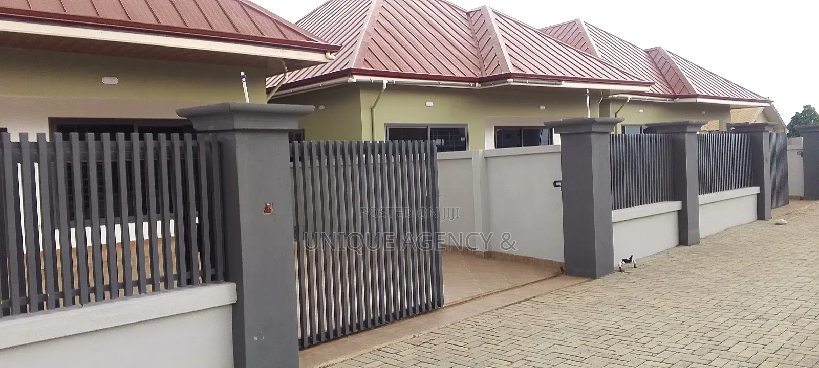 3bdrm Bungalow in Community 25 for sale