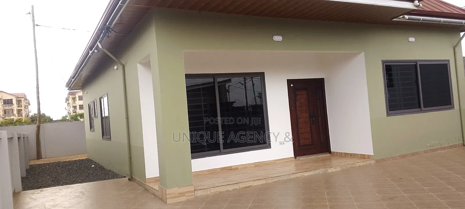 3bdrm Bungalow in Community 25 for sale