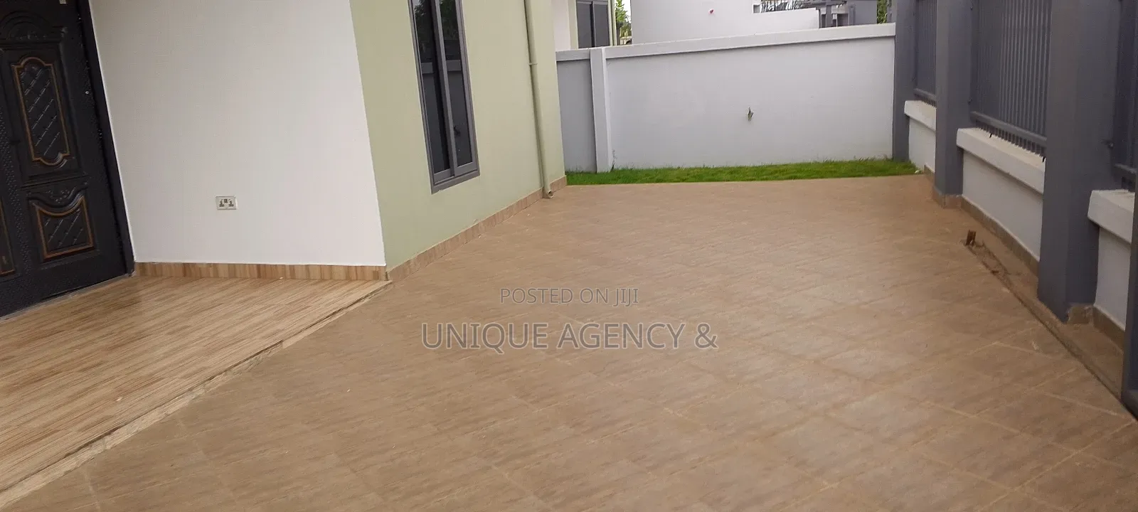 3bdrm Bungalow in Community 25 for sale