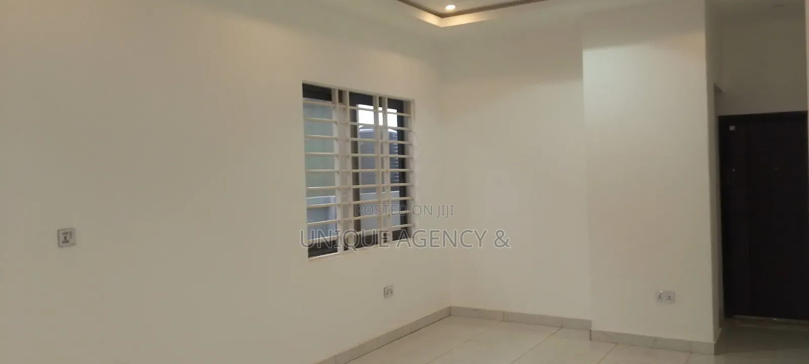 3bdrm Bungalow in Community 25 for sale