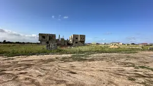 Community 25 - Commercial or Residential—Build What You Want