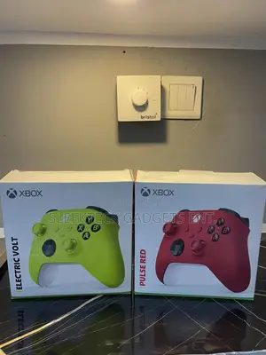 Brand New Xbox Wireless Controllers – Multiple Colors Available!