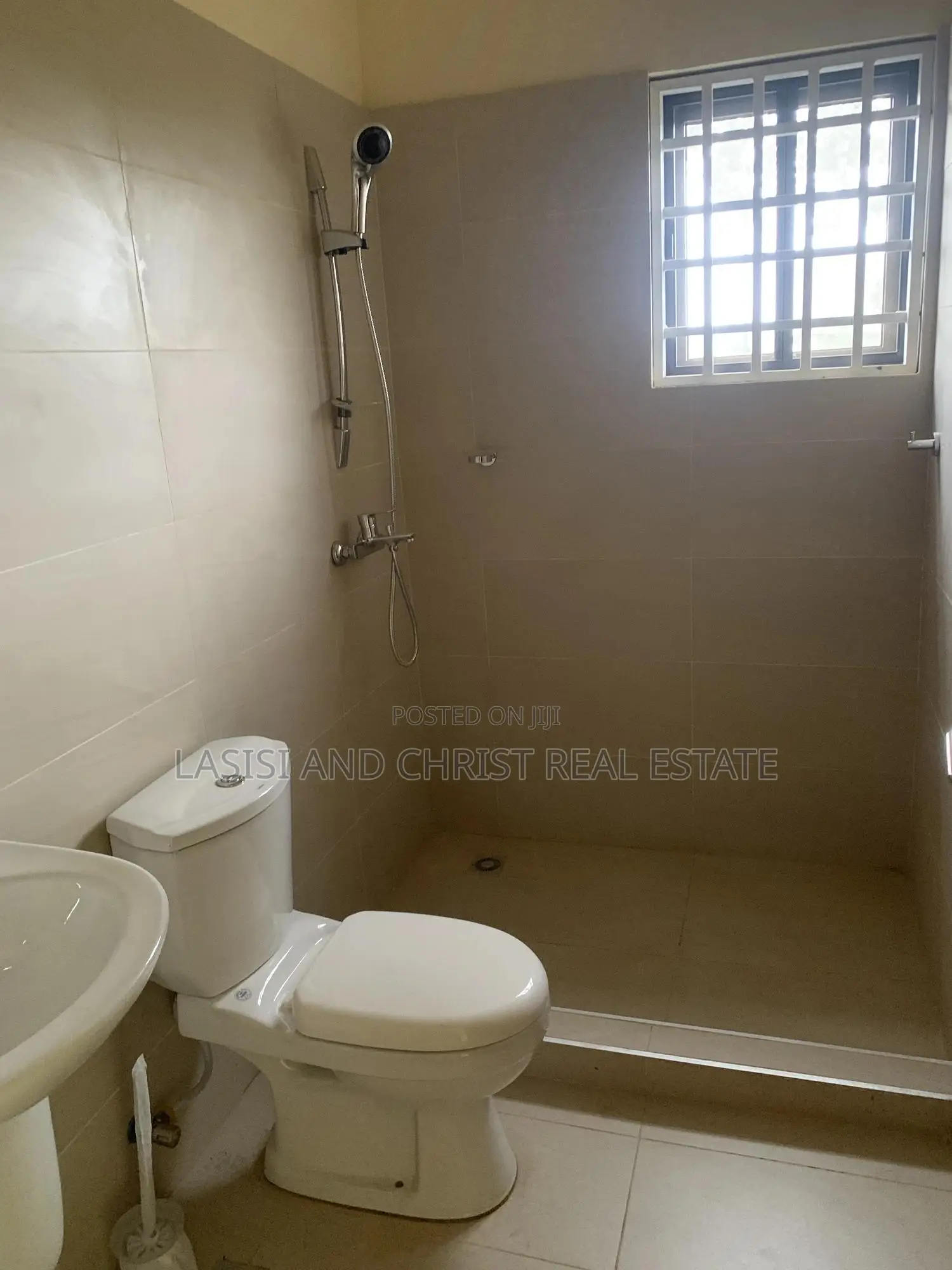 Mini Flat in Lasisi And Christ, Amasaman for rent