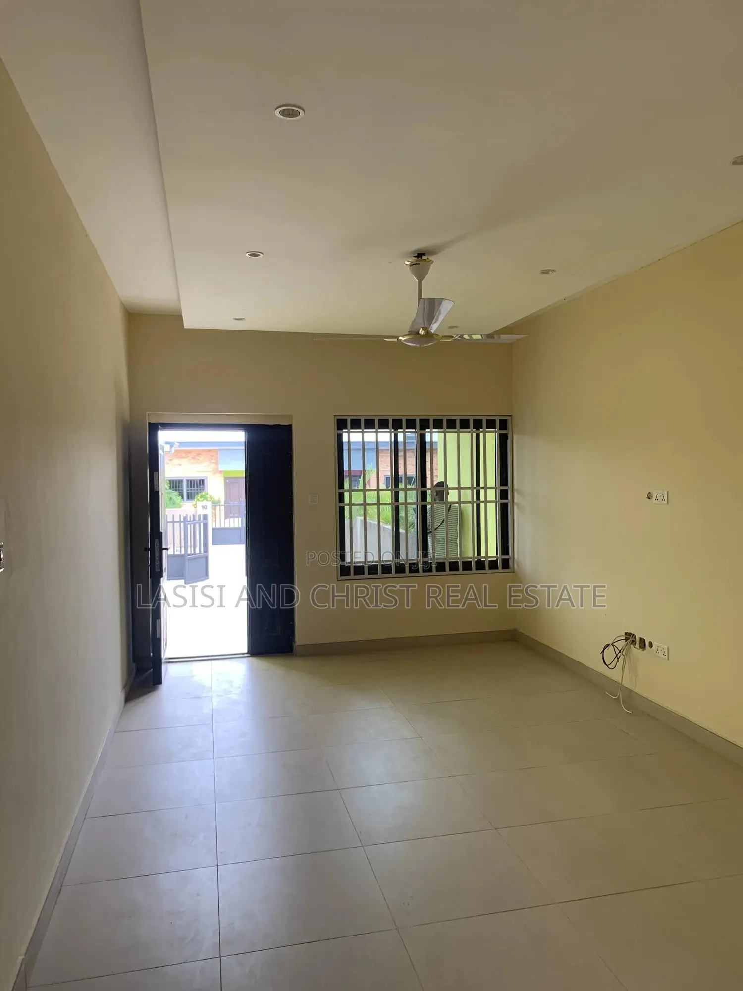 Mini Flat in Lasisi And Christ, Amasaman for rent