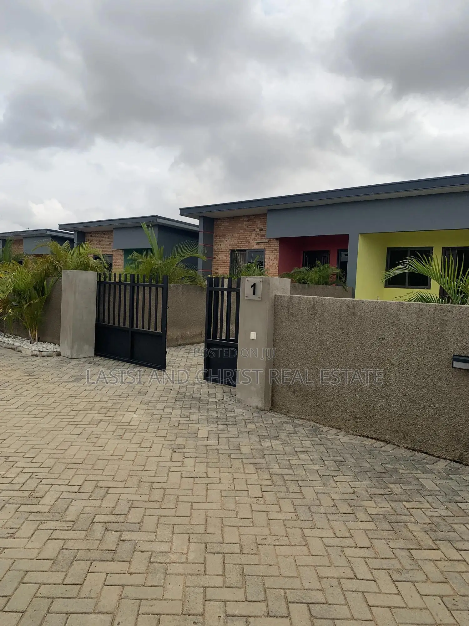 Mini Flat in Lasisi And Christ, Amasaman for rent