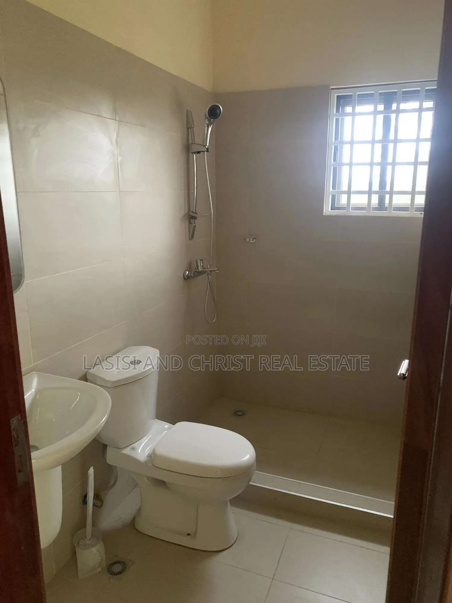 Mini Flat in Lasisi And Christ, Amasaman for rent