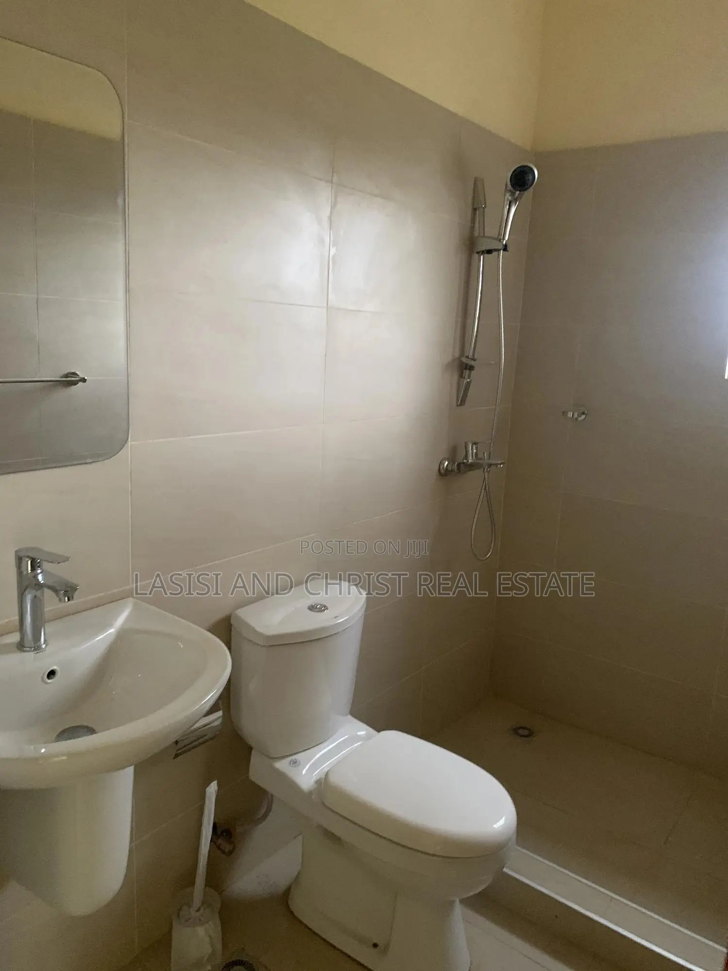 Mini Flat in Lasisi And Christ, Amasaman for rent