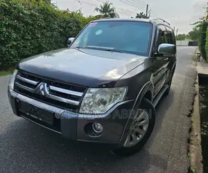 Mitsubishi Pajero 2012 Gray