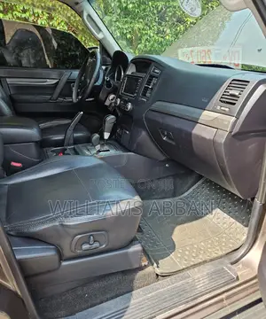 Mitsubishi Pajero 2012 Gray