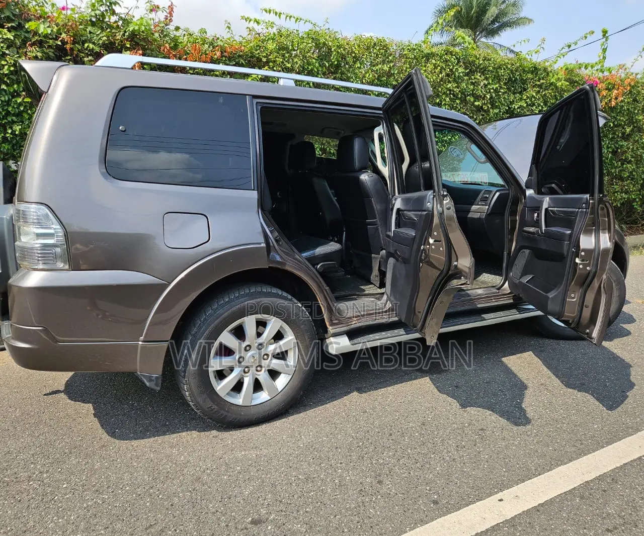 Mitsubishi Pajero 2012 Gray