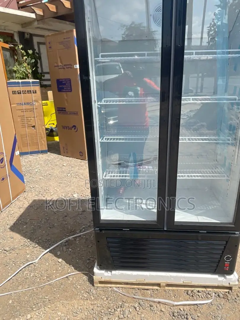 Ultra-Titanic Pearl 400l Display Cooler Built for Serious Business!