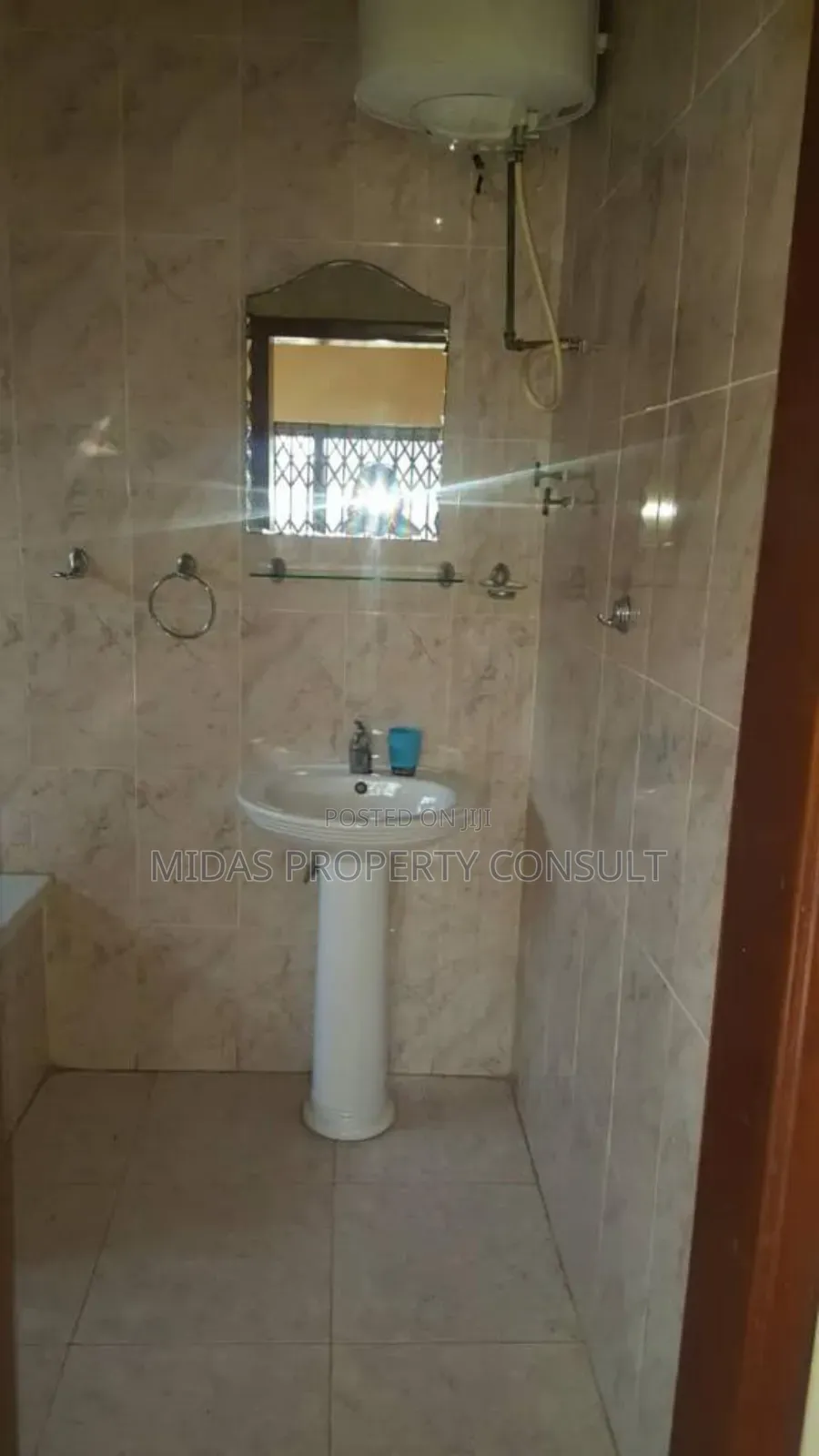 2bdrm House in Ada Foah, Sege for sale