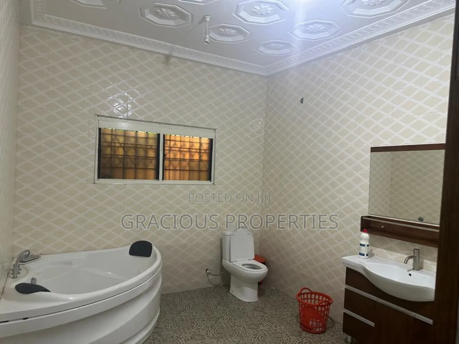5bdrm House in Gracious Properties, Ablekuma for rent
