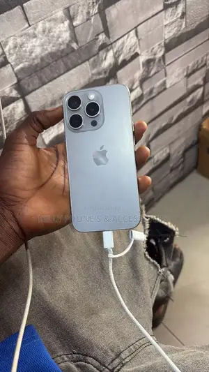 New Apple iPhone 15 Pro 256 GB Silver