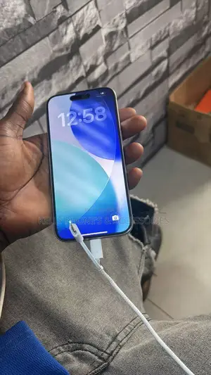 New Apple iPhone 15 Pro 256 GB Silver