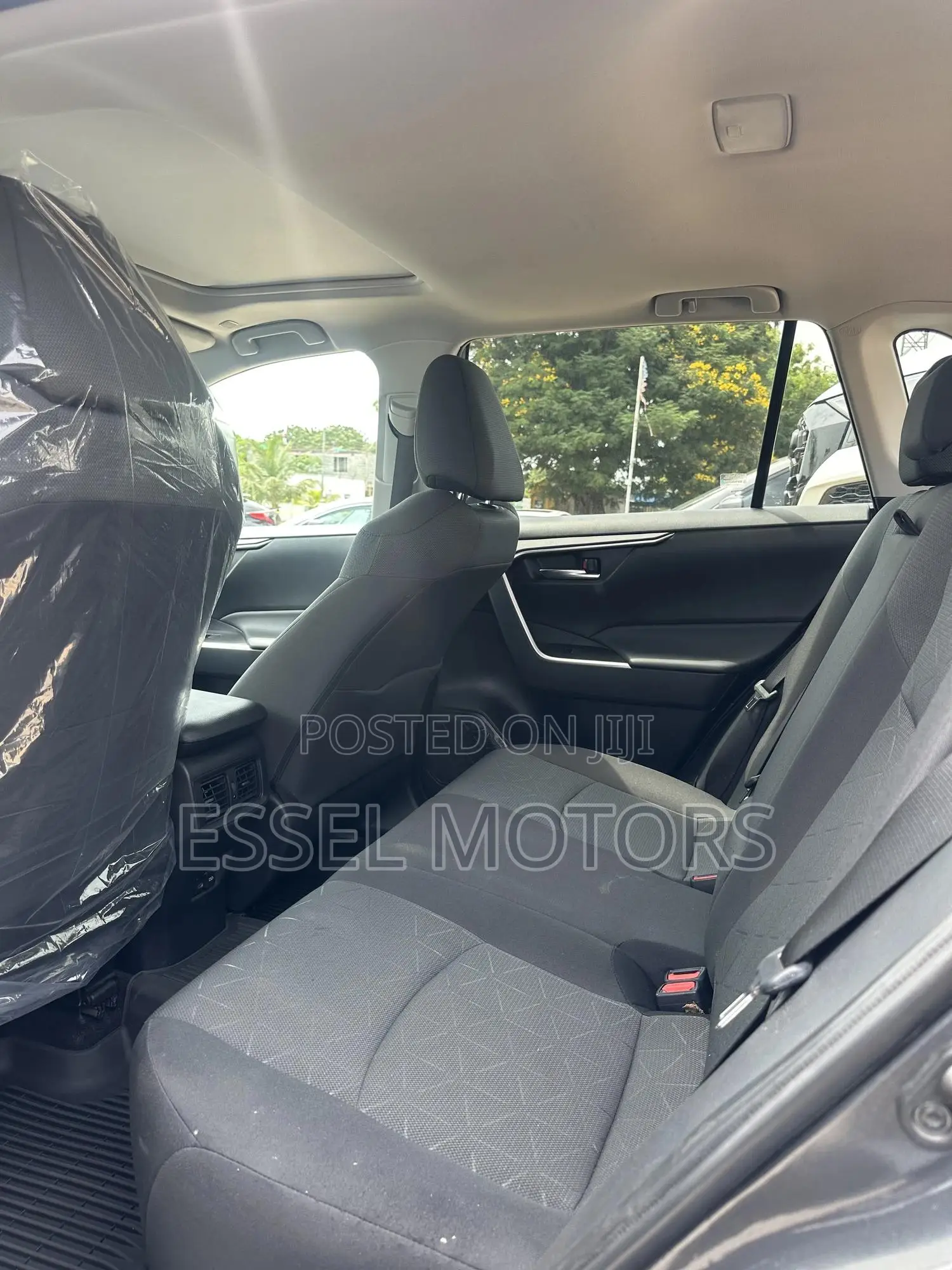 Toyota RAV4 XLE Premium AWD 2024 Gray