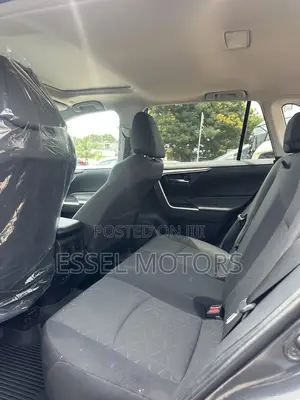 Toyota RAV4 XLE Premium AWD 2024 Gray