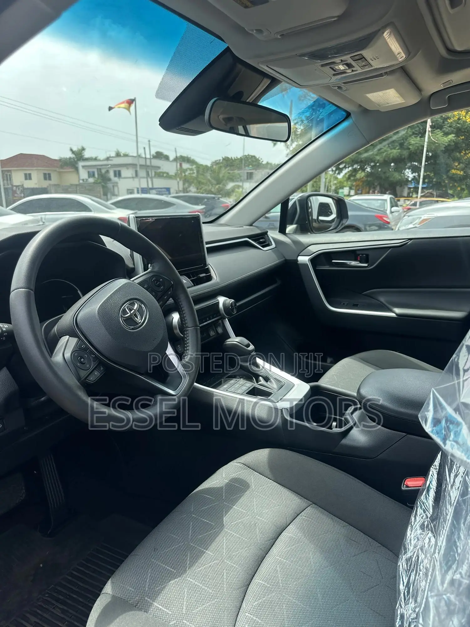 Toyota RAV4 XLE Premium AWD 2024 Gray