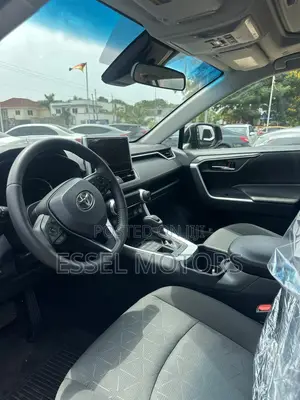 Toyota RAV4 XLE Premium AWD 2024 Gray