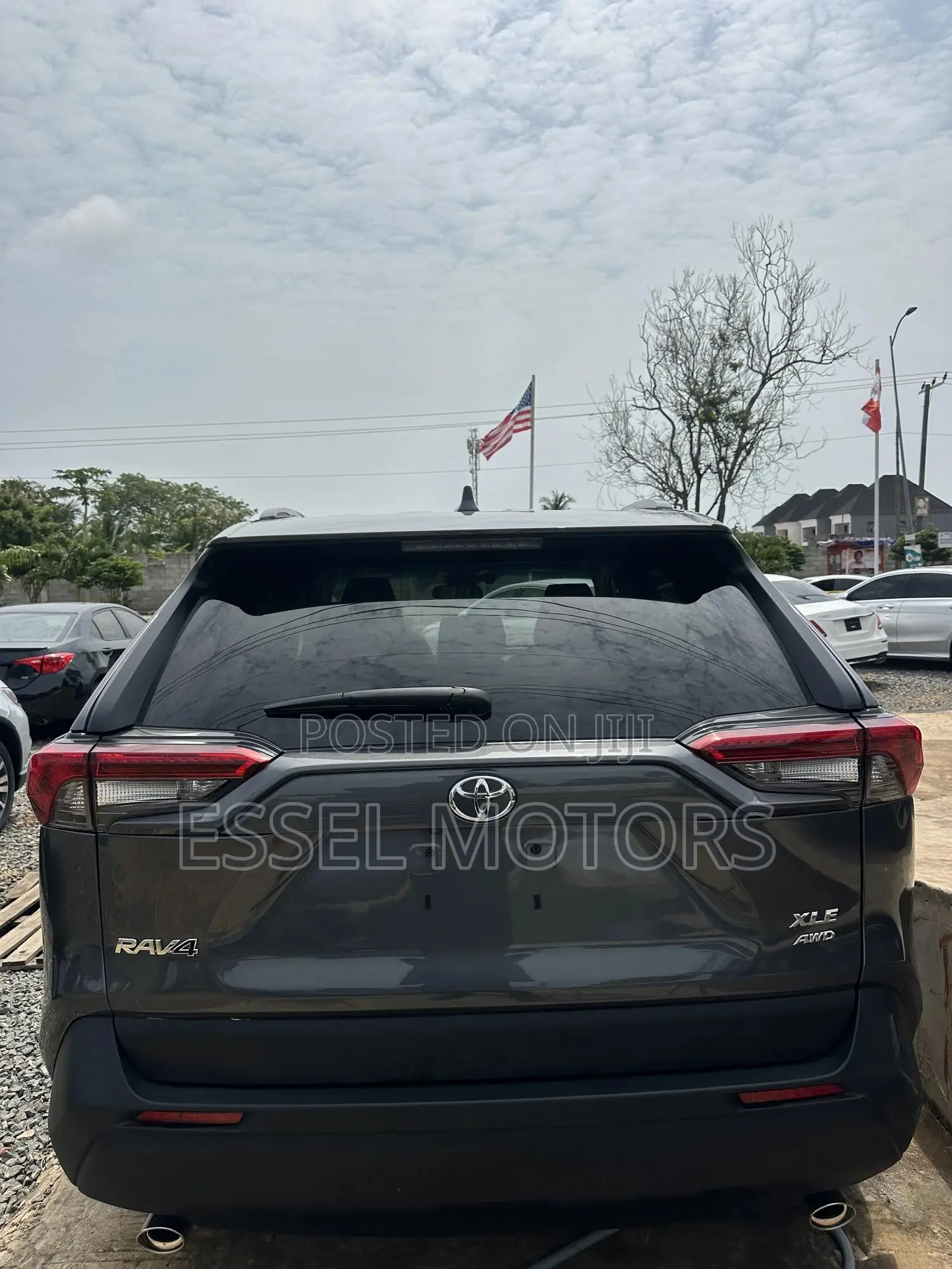 Toyota RAV4 XLE Premium AWD 2024 Gray